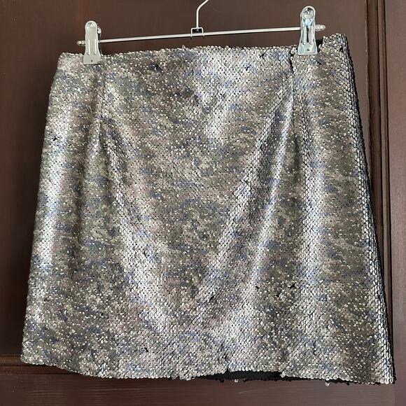 FREE People | FP One Camo Reversable Sequin Mini Skirt Silver black| Size 2 - Picture 2 of 8